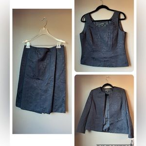 Kasper 3 piece women’s midnight blue skirt suit
